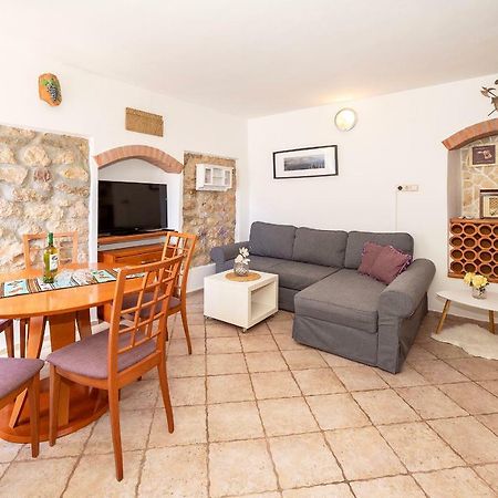 Mediterranean Apartment Korina Baska  Ngoại thất bức ảnh