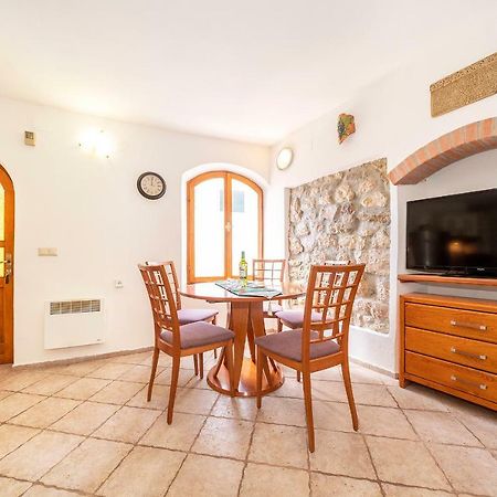 Mediterranean Apartment Korina Baska  Ngoại thất bức ảnh