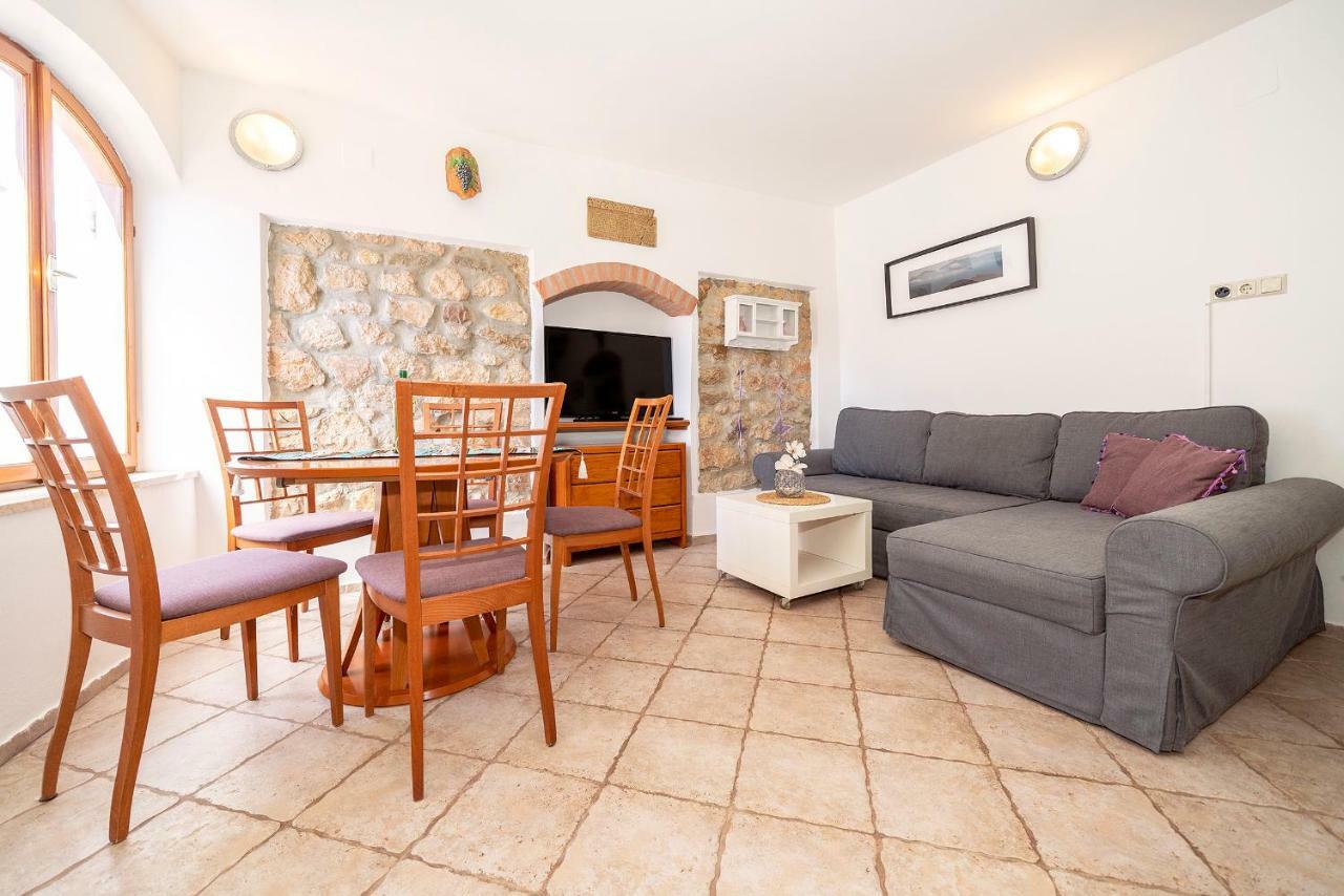 Mediterranean Apartment Korina Baska  Ngoại thất bức ảnh